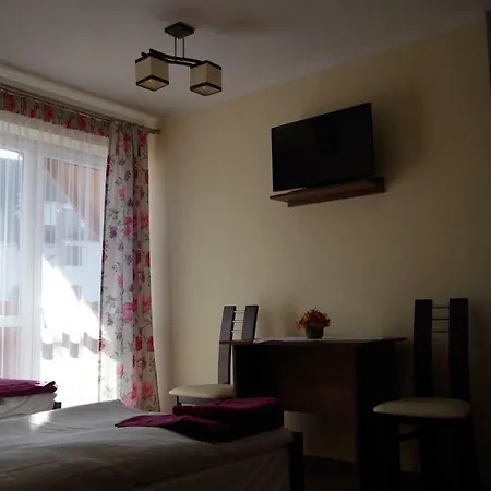 Rembisz Πανσιόν 3*